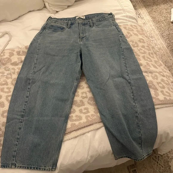 Curve Love Mid Rise Barrel Jean - Picture 6 of 6